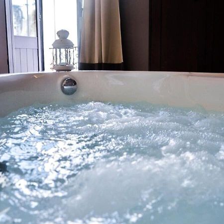 Wineexperience- Wine&Jacuzzi Suite Lecce Eksteriør billede