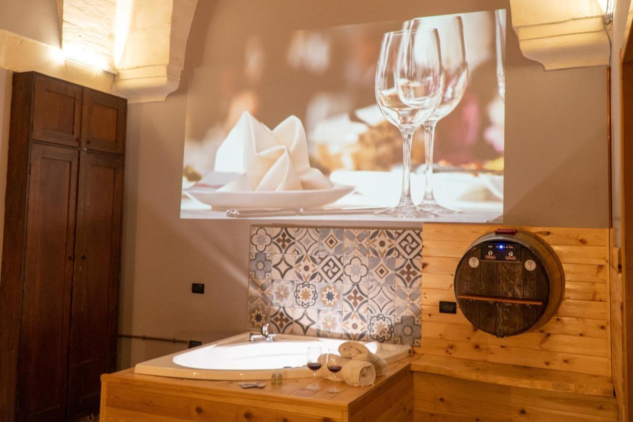 Wineexperience- Wine&Jacuzzi Suite Lecce Eksteriør billede
