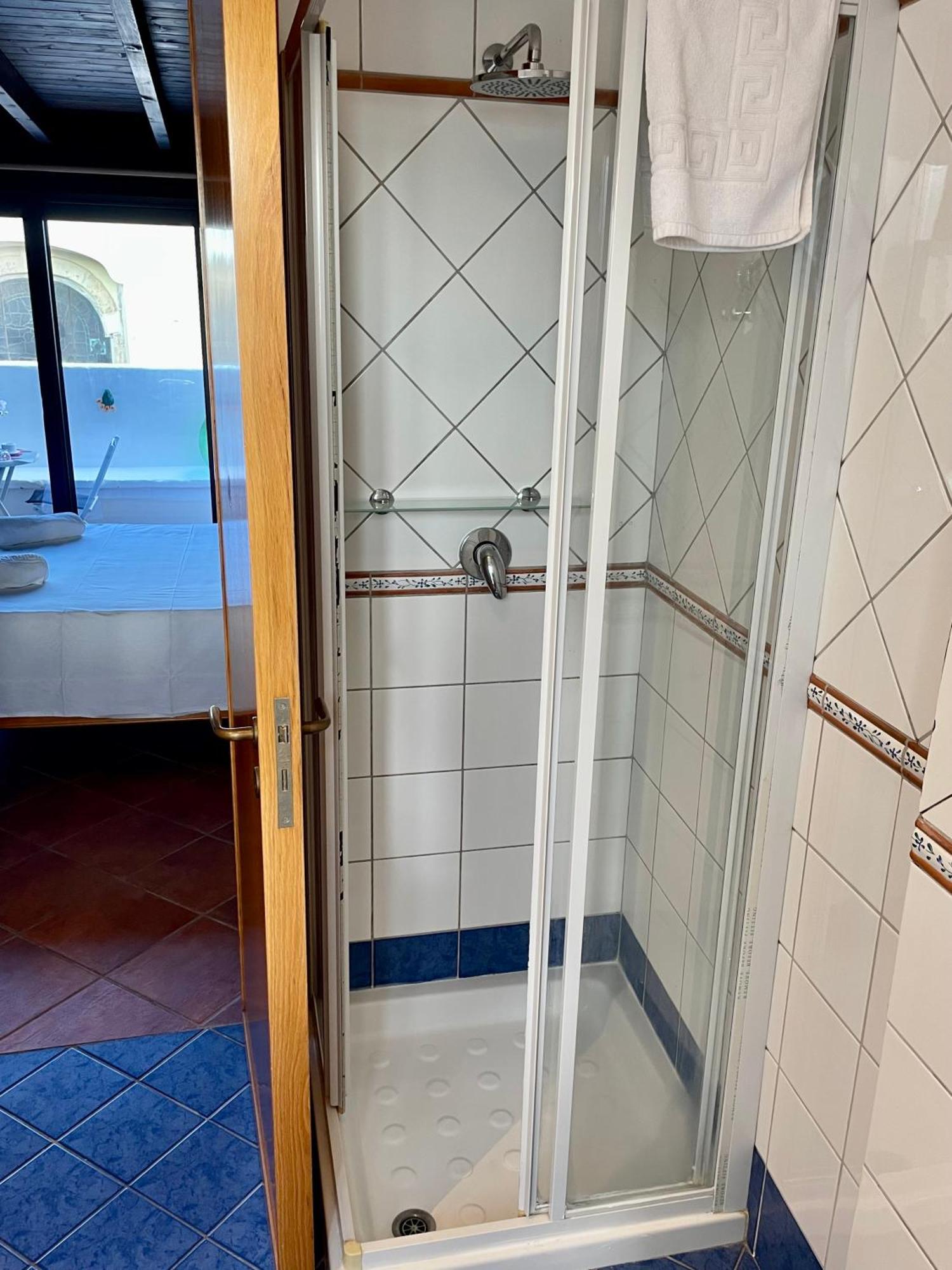 Wineexperience- Wine&Jacuzzi Suite Lecce Eksteriør billede