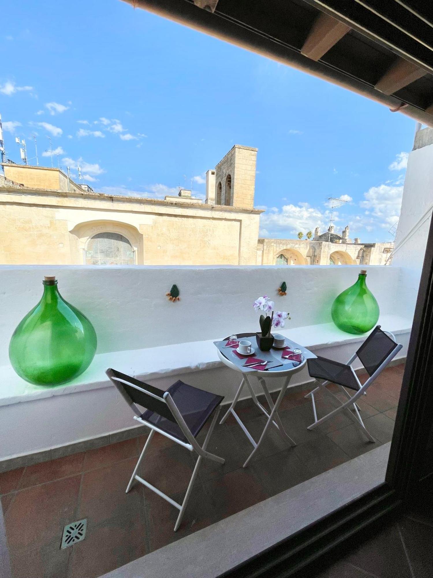 Wineexperience- Wine&Jacuzzi Suite Lecce Eksteriør billede
